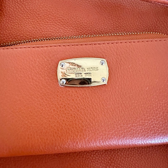 VGUC Michael Kors Crossbody Shoulder Handbag & Wallet - Picture 2 of 10